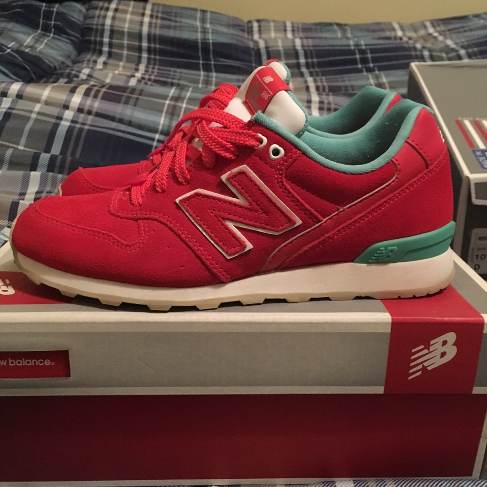 🦄 new balance 996 womens 7 Valentine's Day